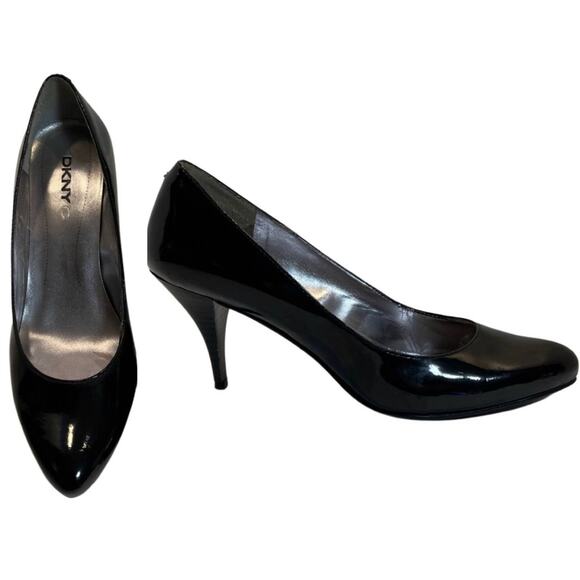 DKNYC Shoes - DKNYC Black Patent Pointed Toe Pump Slim Stacked Heel Pumps Stacy size 8 Office